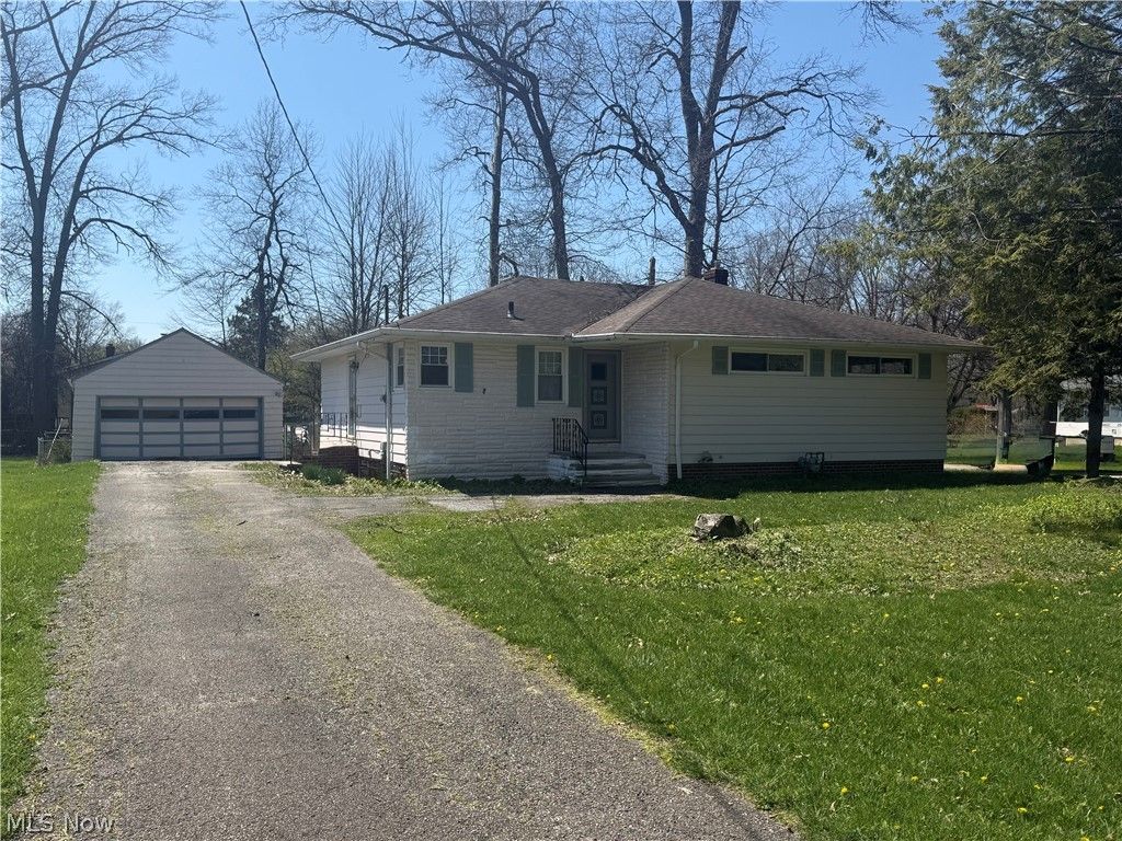 4362 Porter Road, North Olmsted, OH 44070