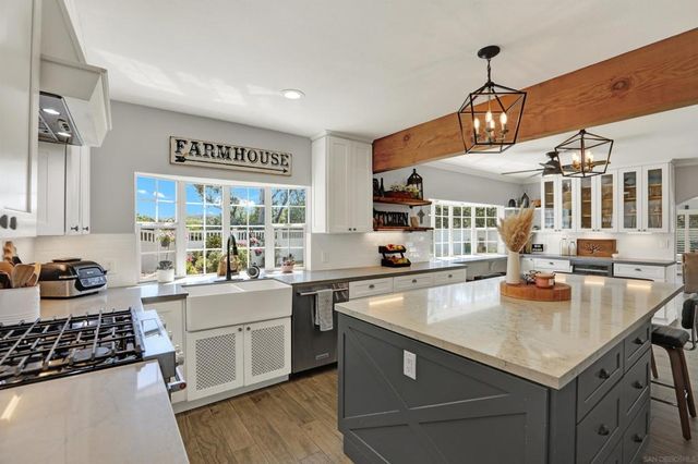 12913 Evalyn Ct., Poway, CA 92064