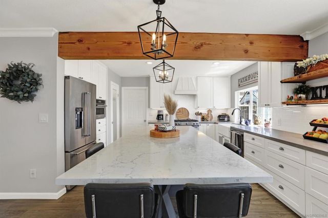 12913 Evalyn Ct., Poway, CA 92064