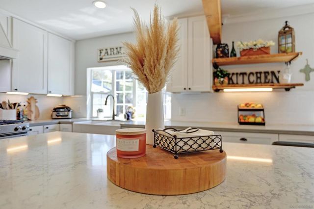 12913 Evalyn Ct., Poway, CA 92064