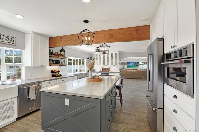 12913 Evalyn Ct., Poway, CA 92064