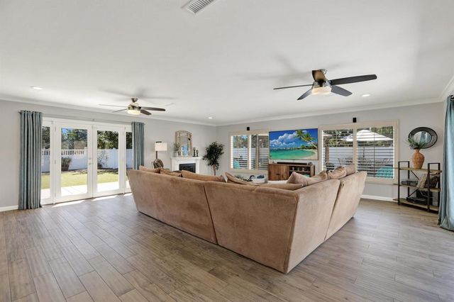 12913 Evalyn Ct., Poway, CA 92064