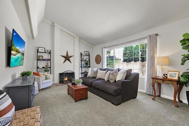 12913 Evalyn Ct., Poway, CA 92064