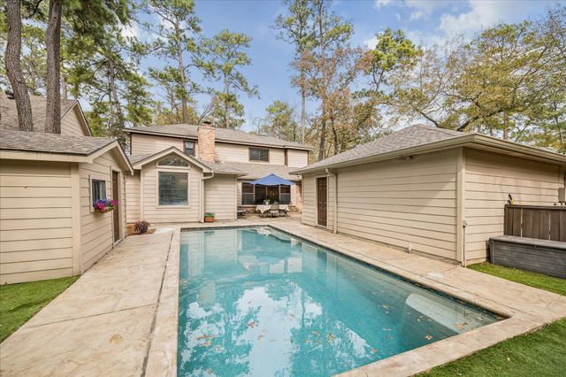 2 Chatterbird Lane, The Woodlands, TX 77380