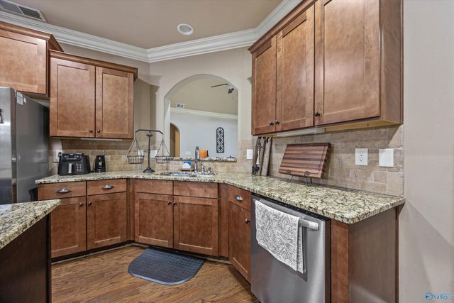 22927 Bluffview Drive, Athens, AL 35613