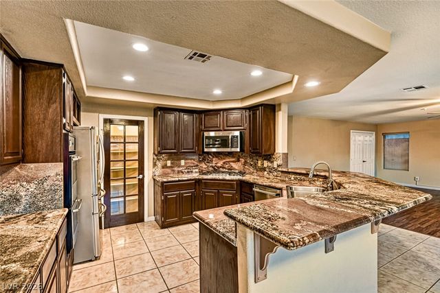 8240 Tivoli Cove Drive, Las Vegas, NV 89128