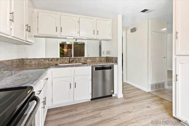 140 E El Norte Pkwy 3, Escondido, CA 92026