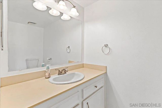 140 E El Norte Pkwy 3, Escondido, CA 92026