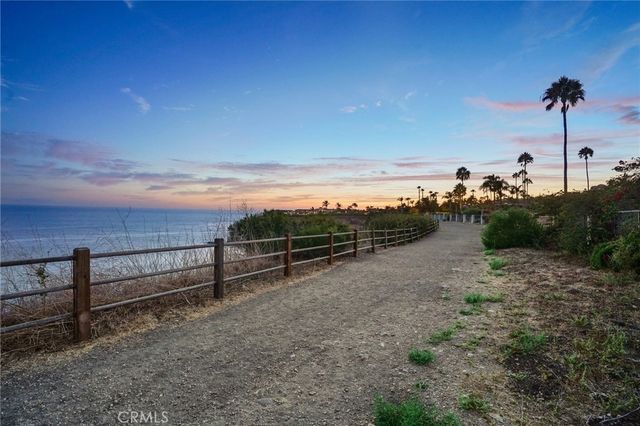 32709 Seagate H, Rancho Palos Verdes, CA 90275