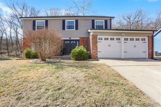 831 Windsor Gardens Court, Ballwin, MO 63021