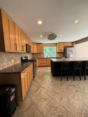 26800 Ballard Street, Harrison Charter Township, MI 48045