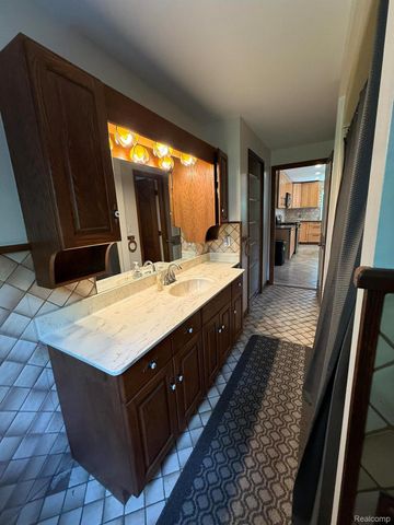 26800 Ballard Street, Harrison Charter Township, MI 48045