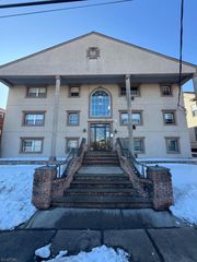 816 W Grand St 2D, Elizabeth City, NJ 07202