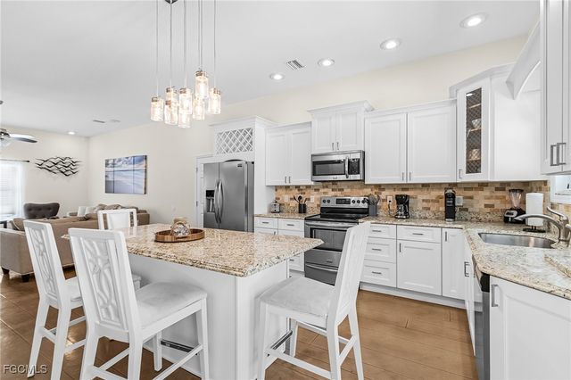 3810 Myers LN, St James City, FL 33956