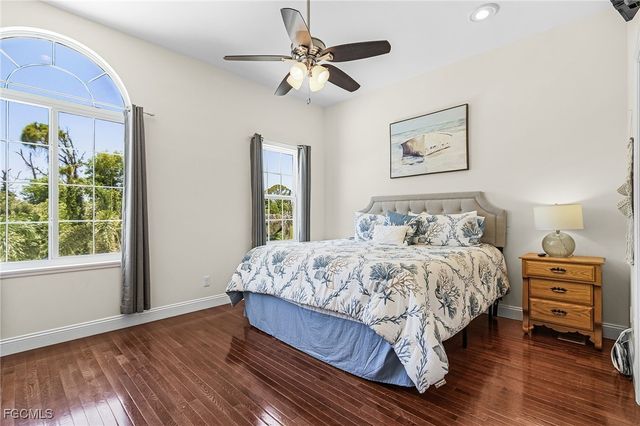 3810 Myers LN, St James City, FL 33956