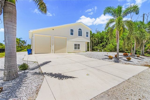 3810 Myers LN, St James City, FL 33956