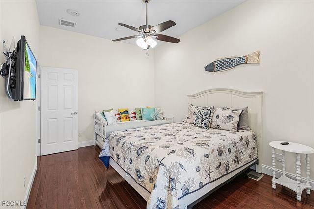 3810 Myers LN, St James City, FL 33956