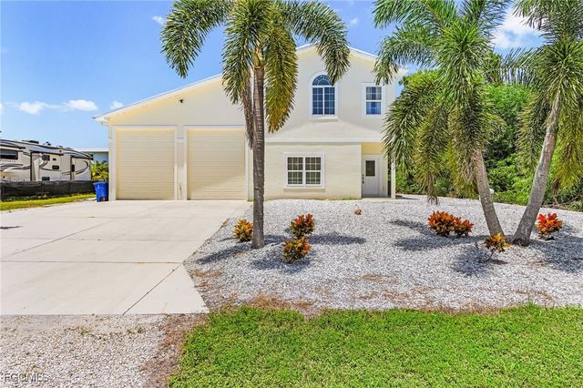 3810 Myers LN, St James City, FL 33956