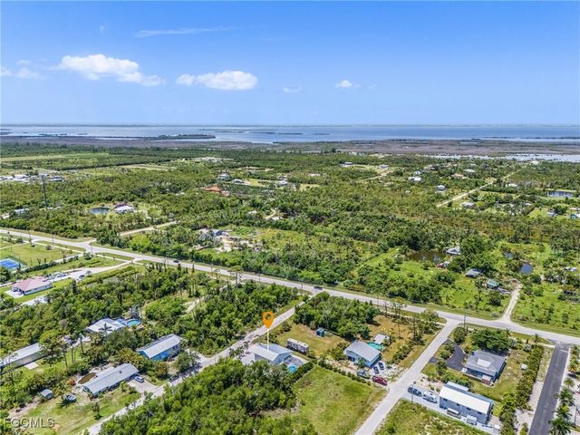3810 Myers LN, St James City, FL 33956