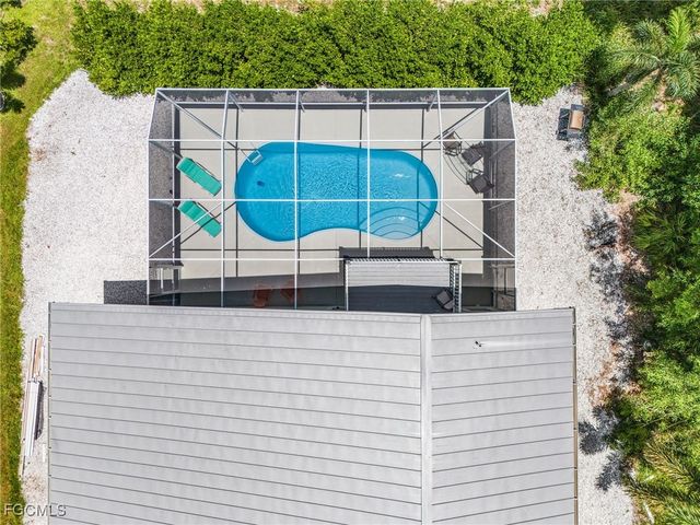 3810 Myers LN, St James City, FL 33956
