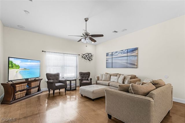 3810 Myers LN, St James City, FL 33956