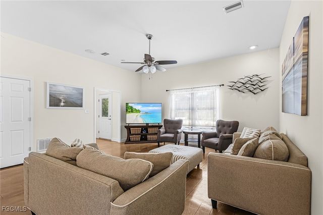 3810 Myers LN, St James City, FL 33956