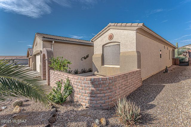267 N Vía La Castellana, Green Valley, AZ 85614