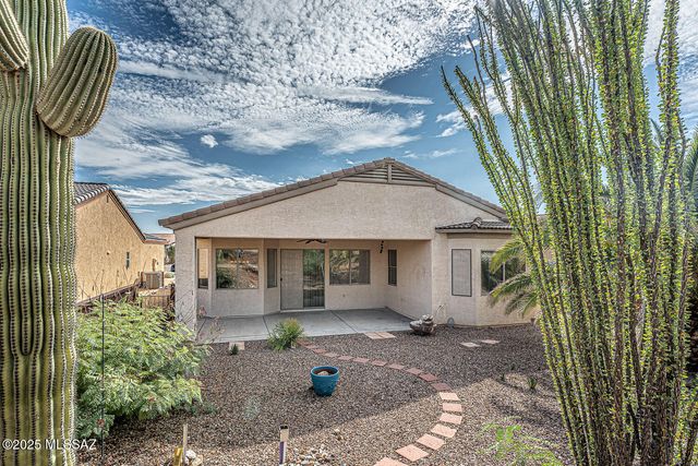 267 N Vía La Castellana, Green Valley, AZ 85614