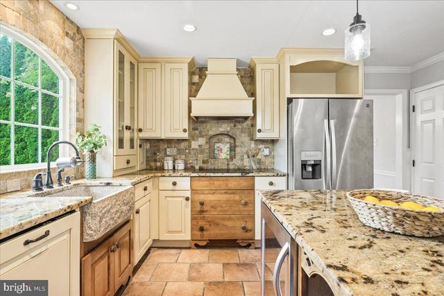 7035 ALLINGTON MANOR CIR E, Frederick, MD 21703