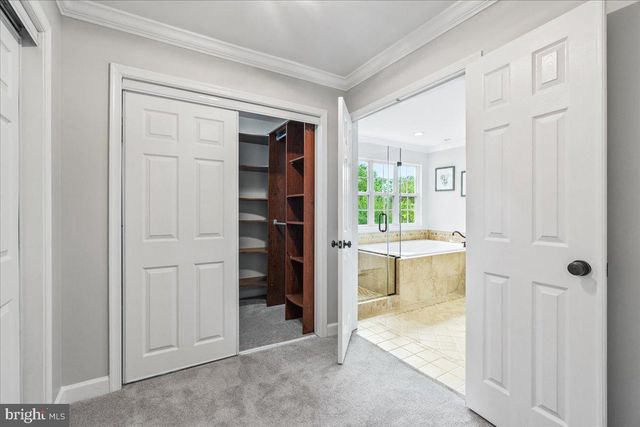 7035 ALLINGTON MANOR CIR E, Frederick, MD 21703