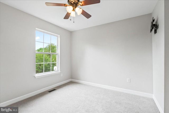 7035 ALLINGTON MANOR CIR E, Frederick, MD 21703