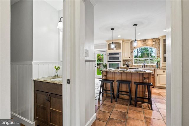 7035 ALLINGTON MANOR CIR E, Frederick, MD 21703
