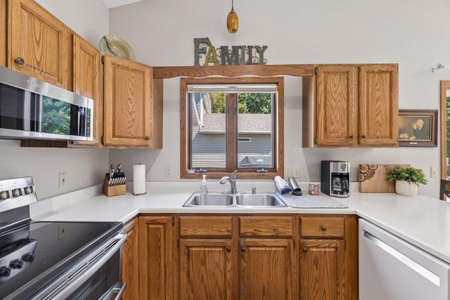 3180 Cuneen Trail, Inver Grove Heights, MN 55076