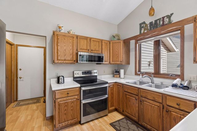 3180 Cuneen Trail, Inver Grove Heights, MN 55076