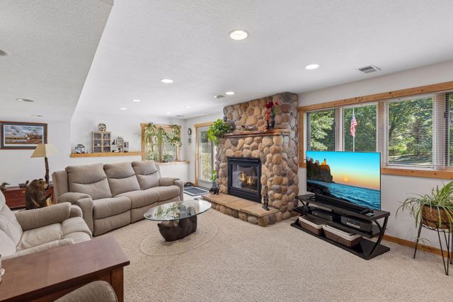 3180 Cuneen Trail, Inver Grove Heights, MN 55076