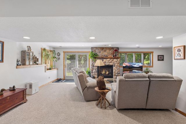 3180 Cuneen Trail, Inver Grove Heights, MN 55076
