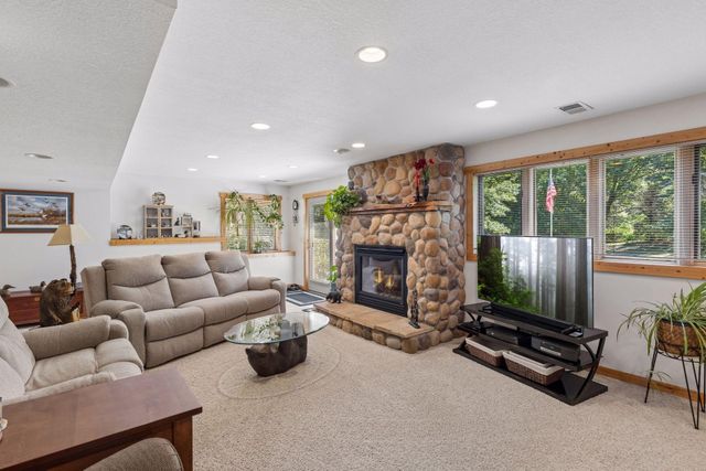 3180 Cuneen Trail, Inver Grove Heights, MN 55076