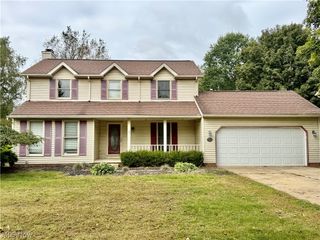 926 Fieldstone Drive, Kent, OH 44240