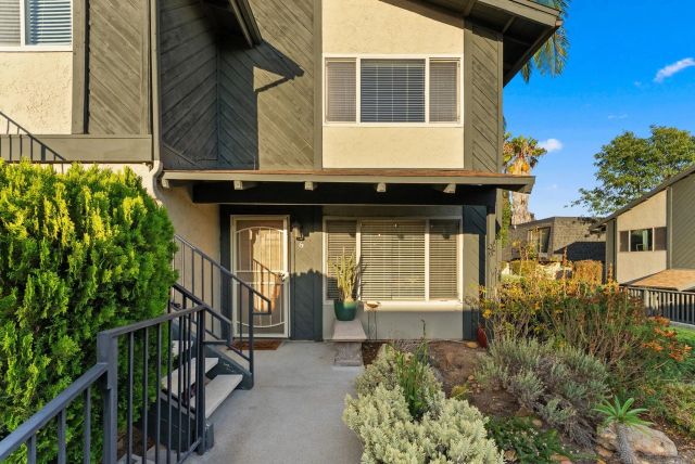 5631 Lake Park Way 6, La Mesa, CA 91942