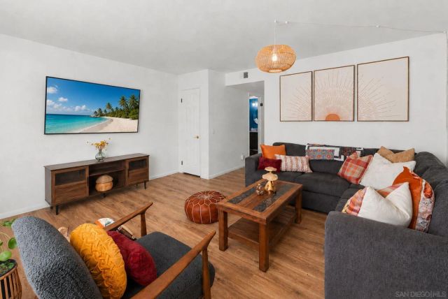 5631 Lake Park Way 6, La Mesa, CA 91942