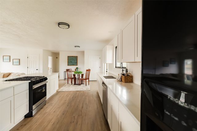 1180 Sioux, Los Alamos, NM 87544