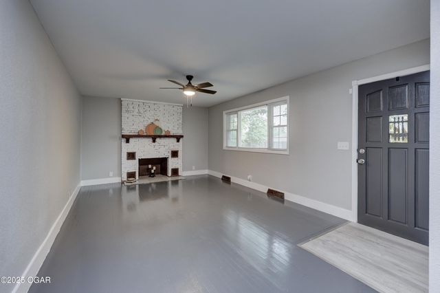 2102 E Yuma Street, Joplin, MO 64801