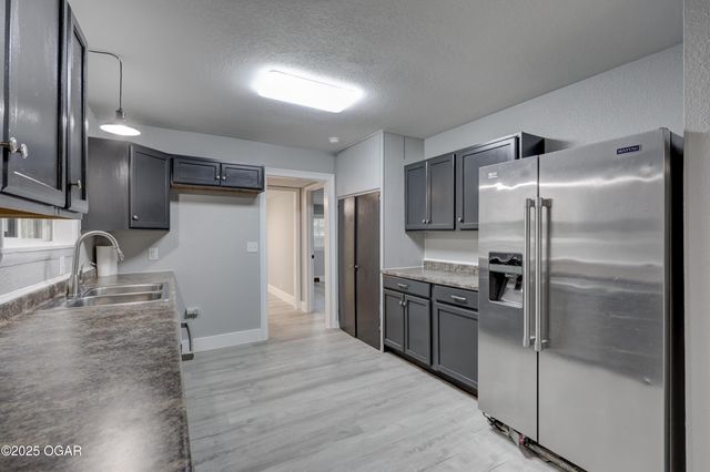 2102 E Yuma Street, Joplin, MO 64801