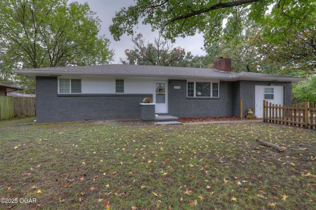 2102 E Yuma Street, Joplin, MO 64801