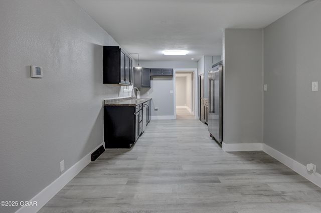 2102 E Yuma Street, Joplin, MO 64801