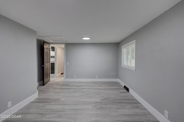 2102 E Yuma Street, Joplin, MO 64801