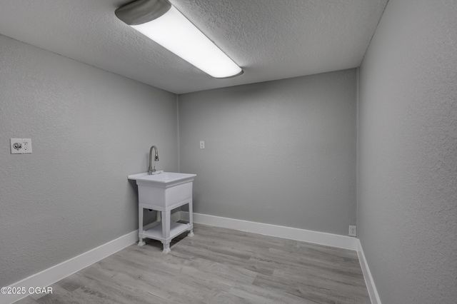 2102 E Yuma Street, Joplin, MO 64801