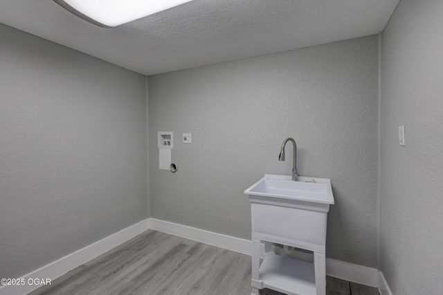 2102 E Yuma Street, Joplin, MO 64801