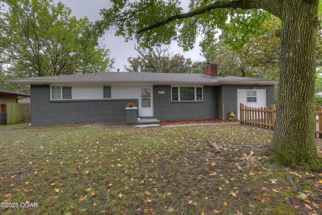 2102 E Yuma Street, Joplin, MO 64801