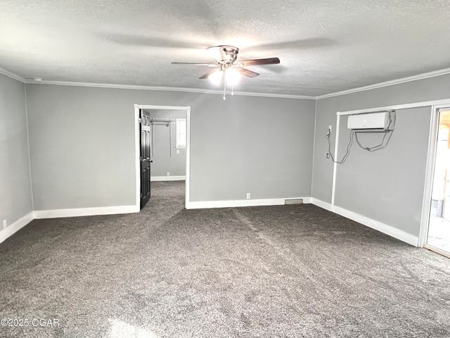 2102 E Yuma Street, Joplin, MO 64801